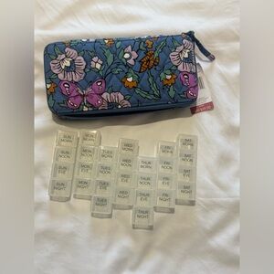 Vera Bradley - Wild Prairie - Medicine Organizer - NWT